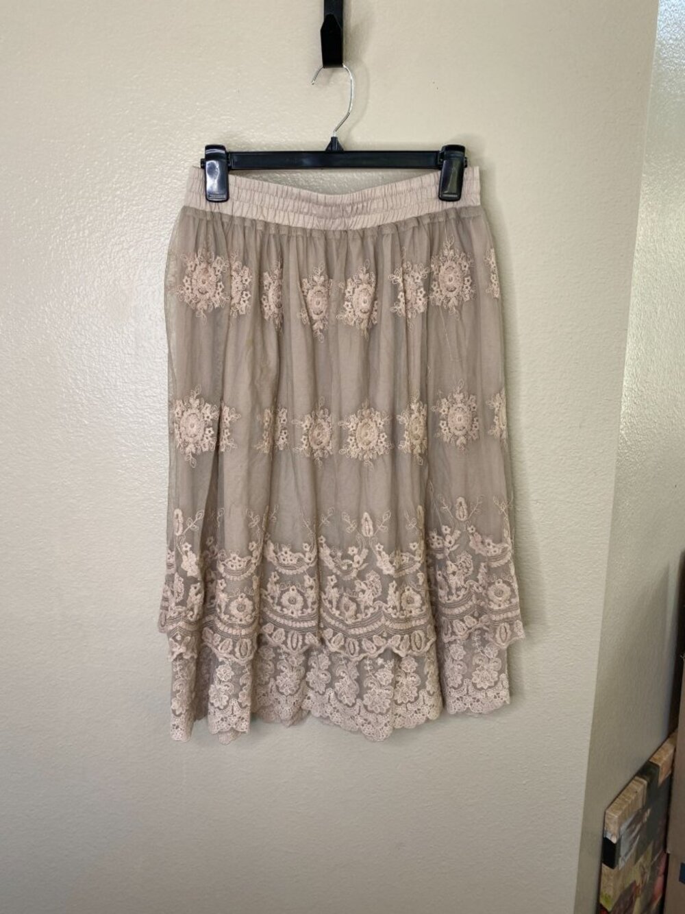 Indigo Soul Womens Beige Midi Skirt Embroidered Floral Mesh M Nylon Elegant